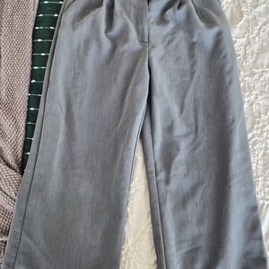 Abercrombie & Fitch Gray Women's Trousers. Size 16R.